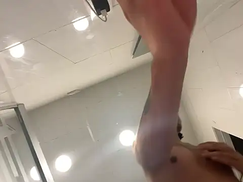 GIOOOO568 online show from June 2, 11:34 am
