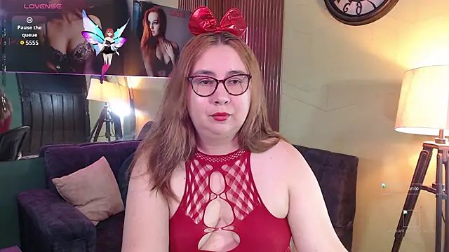 chloe prg online show from November 12, 3:01 pm