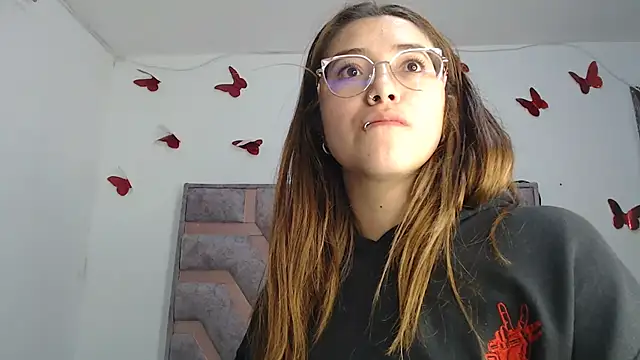 Snapshot of Anny_Fox- chatting on October 1, 5:02 am Anny Fox- online show from October 1, 5:02 am