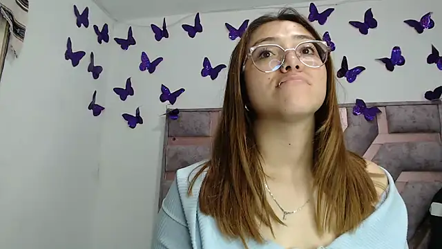 Snapshot of Anny_Fox- chatting on December 5, 3:48 am Anny Fox- online show from December 5, 3:48 am