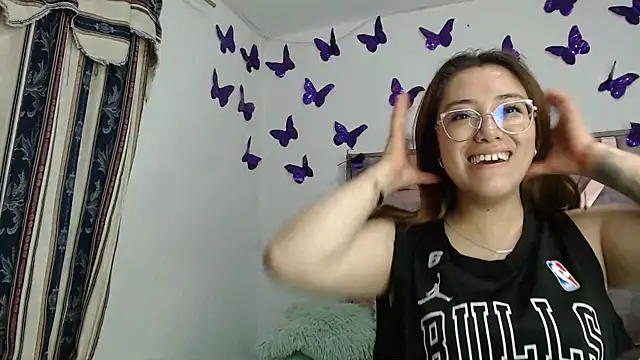 Snapshot of Anny_Fox- chatting on December 18, 4:29 am Anny Fox- online show from December 18, 4:29 am