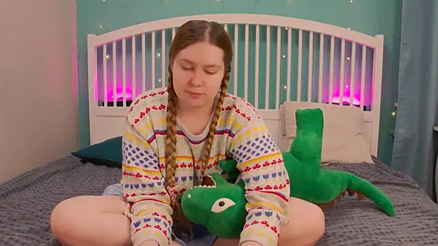 Ellie Wellie online show from November 17, 8:47 pm