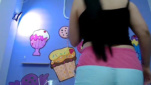 sweetfantacies18 online show from February 21, 1:11 am