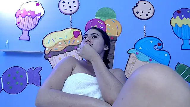 sweetfantacies18 online show from February 21, 4:18 am