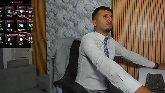 Hideintheoffice online show from December 5, 5:16 am