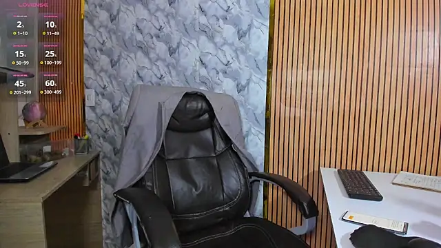 Hideintheoffice online show from April 13, 12:10 pm