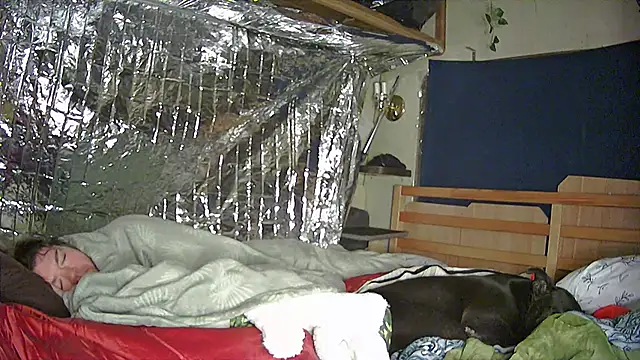 JuicyFuckinPussy online show from January 27, 10:06 am