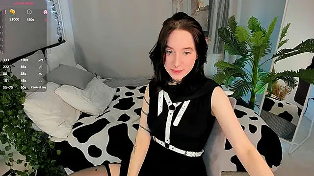 lilithlunna online show from September 14, 10:20 pm