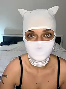 Nikki Hoee online show from November 13, 9:58 pm