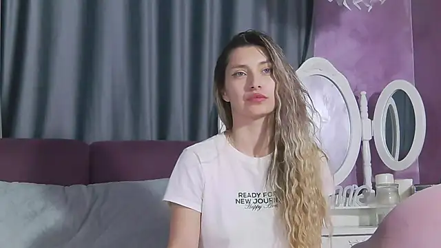 JustEmma online show from February 5, 5:20 pm