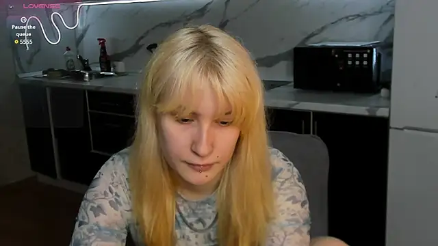 Sweet white chocolate online show from April 13, 7:36 am