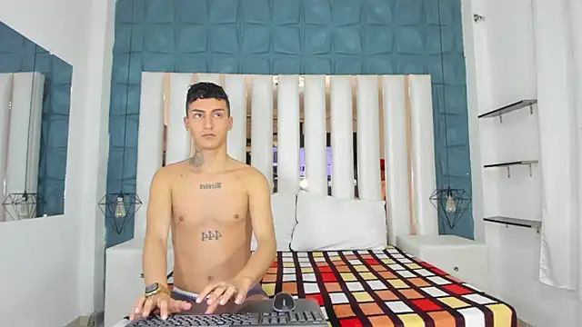 Snapshot of Angel_xxx chatting on February 24, 3:02 am Angel xxx online show from February 24, 3:02 am