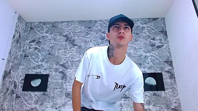 Snapshot of Angel_xxx chatting on January 15, 11:37 am Angel xxx online show from January 15, 11:37 am