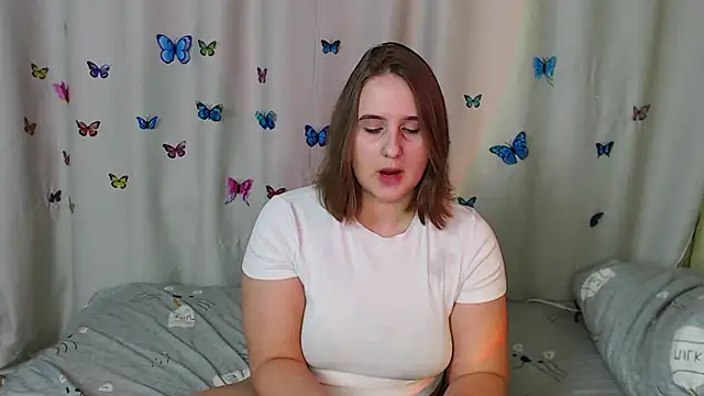 Snapshot of Phantommira chatting on January 22, 6:10 pm Phantommira online show from January 22, 6:10 pm