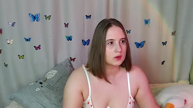 Snapshot of Phantommira chatting on February 13, 12:35 am Phantommira online show from February 13, 12:35 am