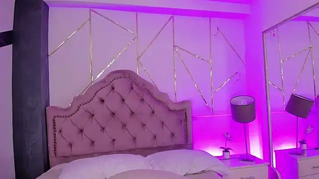 RoseCassie online show from January 27, 7:13 pm