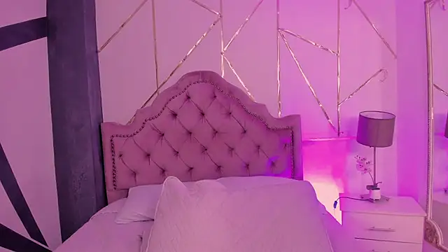 RoseCassie online show from January 29, 7:00 pm