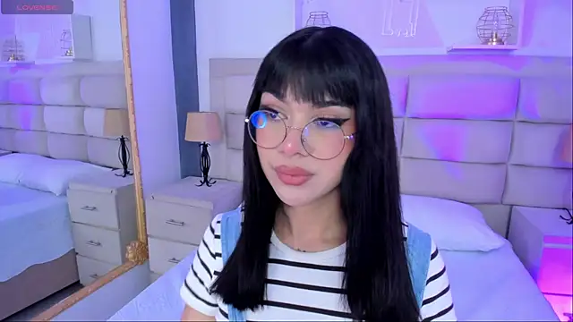 RoseCassie online show from March 7, 1:18 pm