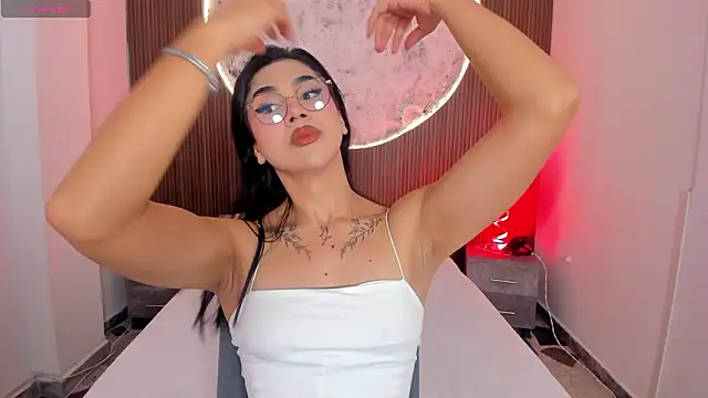 RoseCassie online show from March 6, 1:29 pm