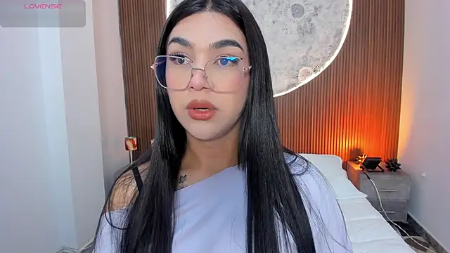 RoseCassie online show from March 13, 1:18 pm