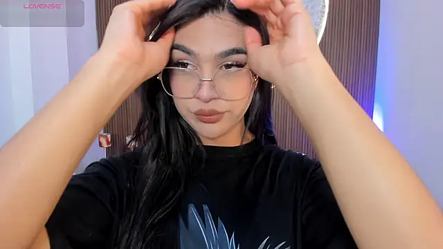 RoseCassie online show from March 14, 1:27 pm