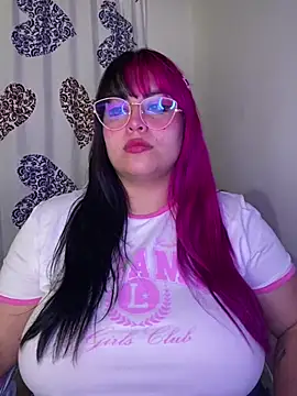 Snapshot of Pinky-Flower chatting on February 15, 12:59 am Pinky-Flower online show from February 15, 12:59 am