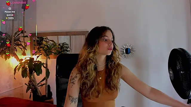 Snapshot of hinata_itachi chatting on March 6, 10:15 pm hinata itachi online show from March 6, 10:15 pm