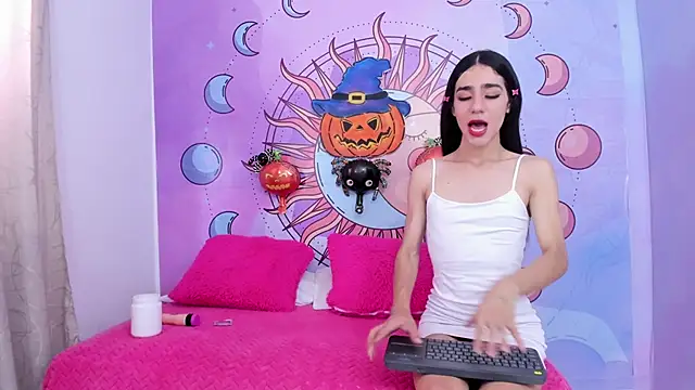 Mariana 16  online show from October 28, 7:38 pm