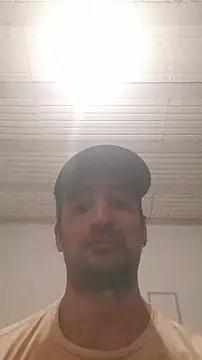 Snapshot of italianbighorse22 chatting on October 27, 12:26 am italianbighorse22 online show from October 27, 12:26 am