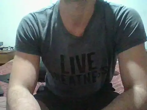 Snapshot of italianbighorse22 chatting on November 29, 3:53 am italianbighorse22 online show from November 29, 3:53 am