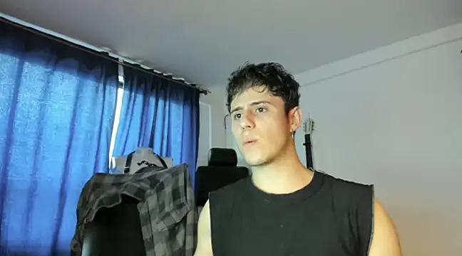 Snapshot of Antonello_Vannucci chatting on March 1, 9:59 pm Antonello Vannucci online show from March 1, 9:59 pm