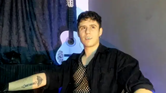 Snapshot of Antonello_Vannucci chatting on November 25, 7:52 am Antonello Vannucci online show from November 25, 7:52 am