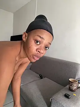 beverlyxxxx online show from November 9, 9:07 am