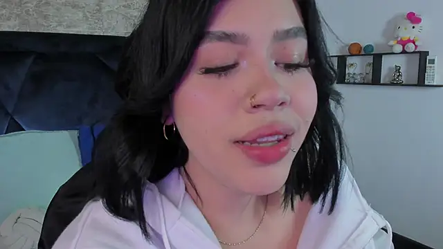 Snapshot of Lily_Woodz chatting on December 2, 7:20 pm Lily Woodz online show from December 2, 7:20 pm