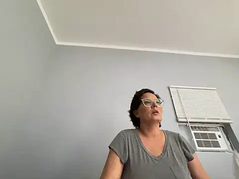 skarfos1babe69 online show from March 26, 3:45 am