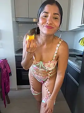 AlejandritaMilano online show from January 14, 9:52 pm