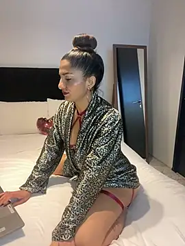 AlejandritaMilano online show from March 21, 11:30 pm