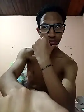 matheusroger online show from December 20, 5:04 am