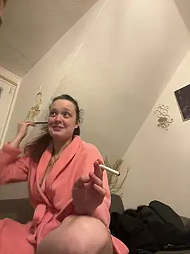 Snapshot of milabandolero chatting on December 18, 3:47 am milabandolero online show from December 18, 3:47 am