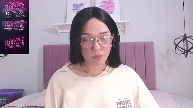 Snapshot of sukimoon chatting on January 22, 5:59 am sukimoon online show from January 22, 5:59 am