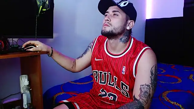 miia-liiam online show from January 18, 5:44 am