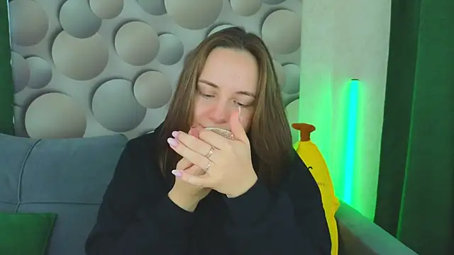 Cute smile sharon online show from March 15, 6:14 am