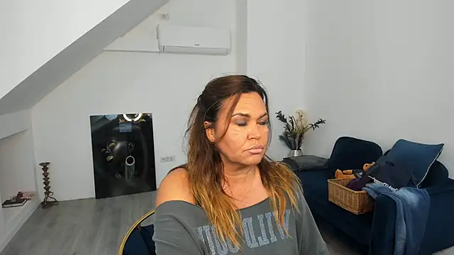 Aileen Stone online show from September 17, 2:19 pm