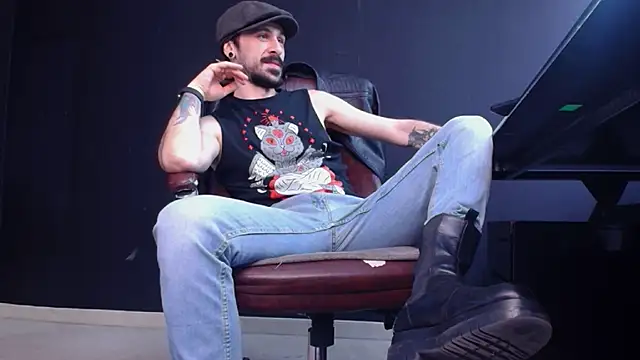 AxelColton online show from October 18, 10:27 am