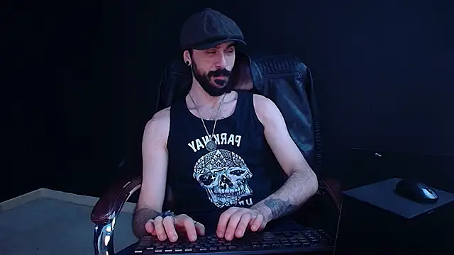 AxelColton online show from November 29, 5:43 am