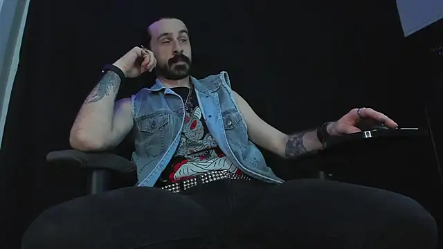 AxelColton online show from March 12, 6:47 pm