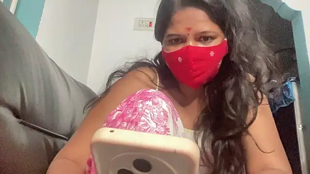 Tamil Sanjana  online show from January 18, 7:50 pm