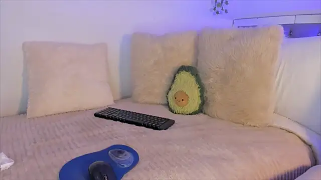 Alissonroses online show from March 6, 7:21 pm