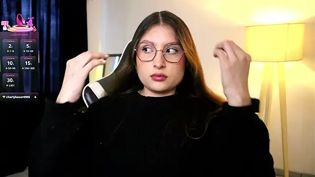 Daisha Riley online show from September 11, 1:44 pm