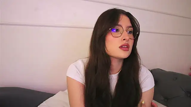 Daisha Riley online show from April 6, 12:50 pm